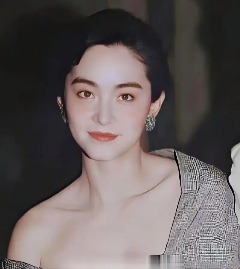 有一种美貌叫林青霞,她年轻时候的颜值是真的高,这才是百年难遇的美女