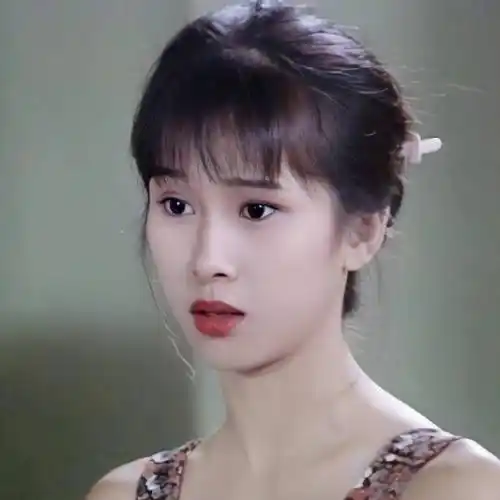 她被称为"香港最美女配角",拥有五十多部作品,可惜剧红人不红_文颂娴