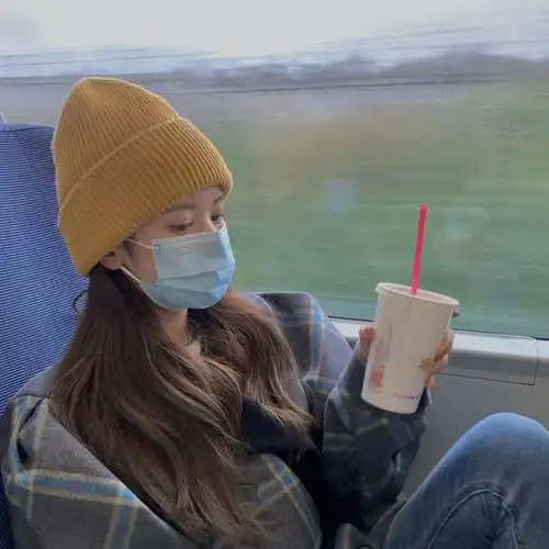 17岁同一个女生真人超好看戴口罩可爱头像(精选多张)图片