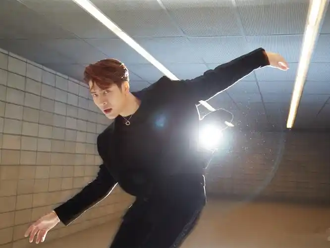 王嘉尔回归街舞4了