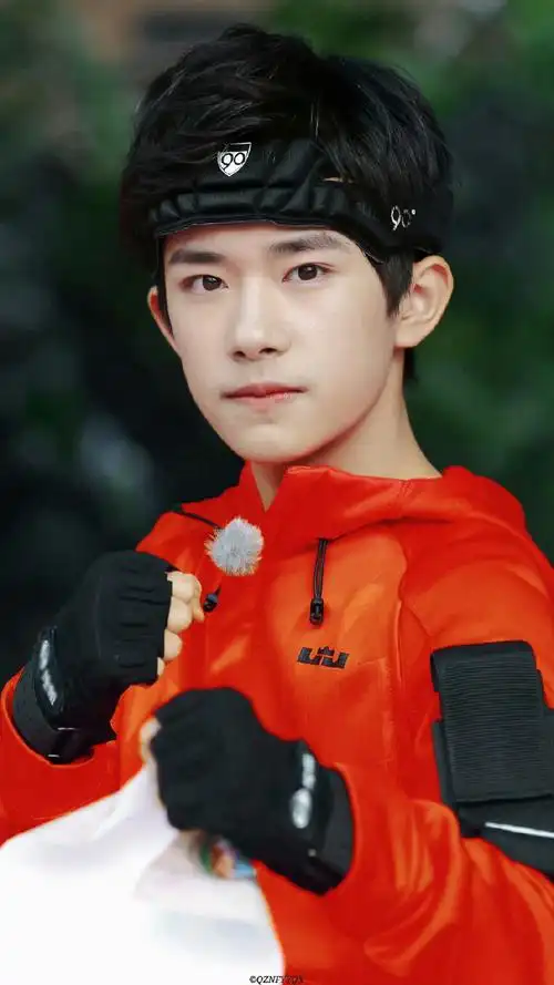 易烊千玺电影小小的我##四字 易烊千玺 yyqx 四字