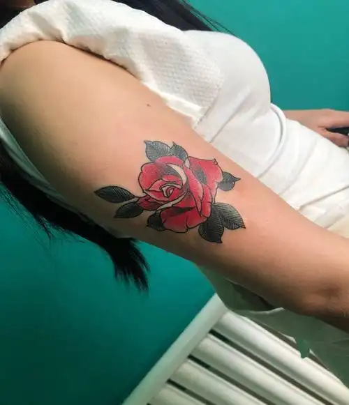 玫瑰纹身图片_手臂纹身图案