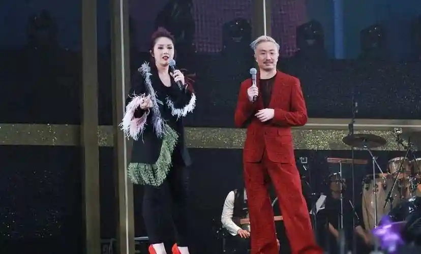 郑中基开演唱会与13岁女儿合唱,网友:原来与阿sa离婚这么久_感情_音乐