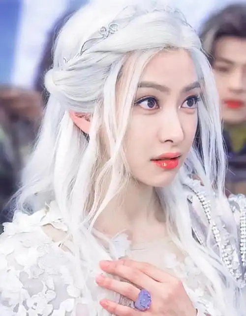 几位古装白发女神,你被谁惊艳到了?最后一位绝美!