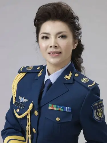 青歌赛战火重燃 严当当从选手变身评委