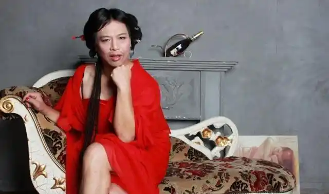 年逾七旬徐少强女装挑战盘点香港老戏骨的硬核反串演出