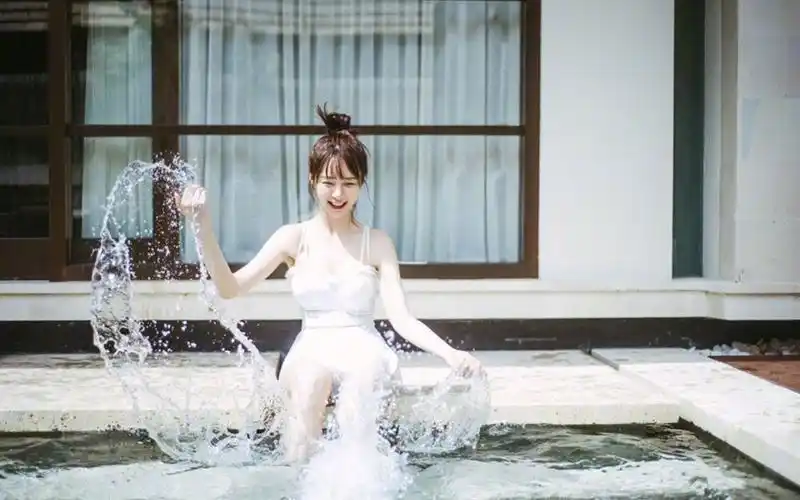 沈梦辰泳装性感高清桌面壁纸