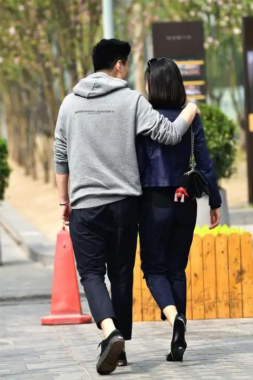 三里屯那些的情侣,有身段,懂时尚又会秀恩爱,好羡慕他们