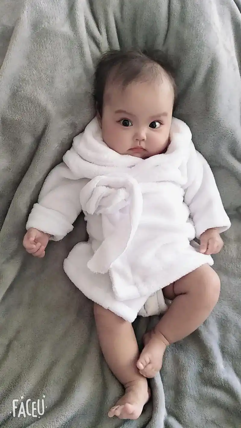 自从有了老二手机里都是她的照片发现对大的有很多的亏欠忽略了很多对