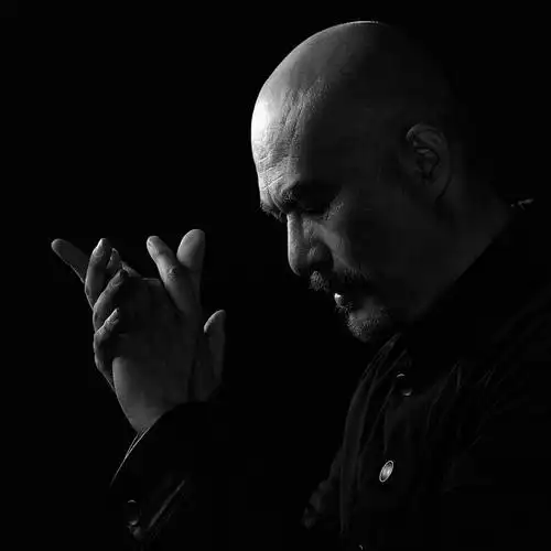 万物皆可徐锦江其实我很怕面对镜头