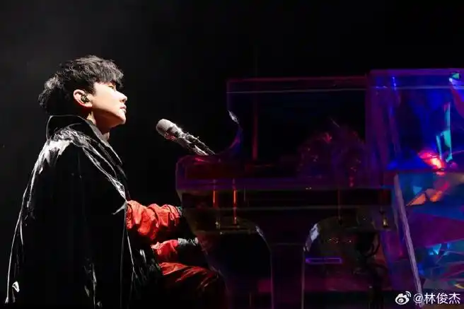 林俊杰jj20世界巡回演唱会##jj20andbeyond##在林俊杰演唱会重拾快乐