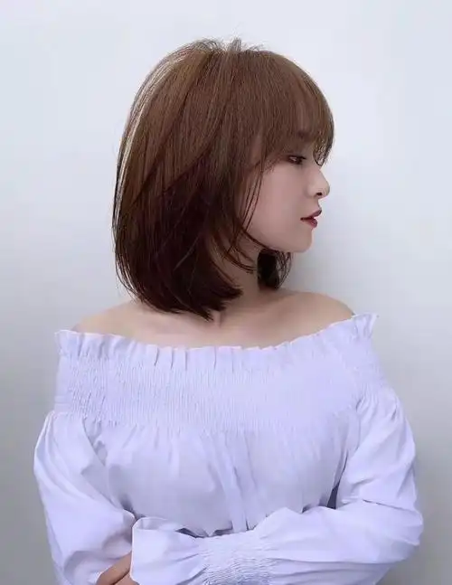 35岁以上女性做发型一定要慎重尤其这几款谁弄谁土气