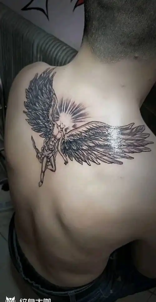 权志龙同款天使纹身图片