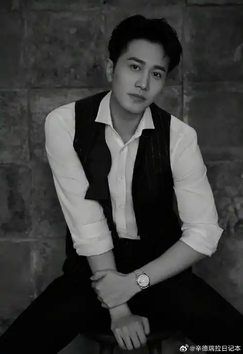 #彭冠英贵公子气质##彭冠英女友视角大片#