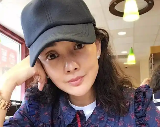 冯巩,郭冬临的媳妇,13岁夺全国冠军,八登舞台的牛莉去哪了?