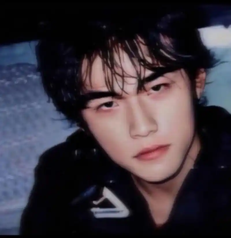 别管那是非只要我们感觉对周杰伦高清头像暗号周杰伦