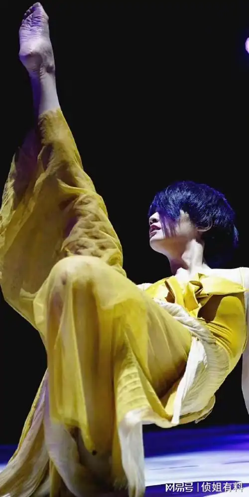 升级人妻的37岁杨丞琳赤脚长腿大合集看起来活像美少女一枚