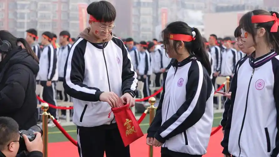 百日全力以赴 誓创二三辉煌 石家庄卓越中学举行高考百日誓师大会