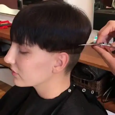 马可菠萝咪         锅盖头女孩剪也好看马可菠萝咪.