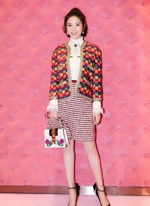 唐艺昕的高跟鞋美图_美女_明星_黑色