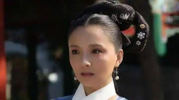 之后孙茜又在《芈月传》中饰演向氏,虽然只是友情