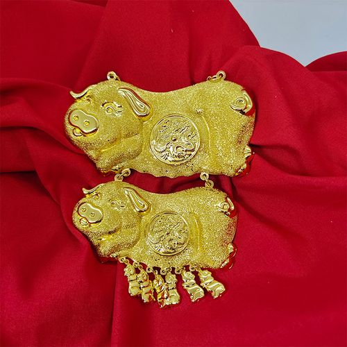 【实拍】黄金色猪牌项链女款沙金婚庆结婚新娘金猪婚礼用品两个猪