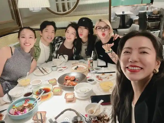 回到上海 见到亲爱的mommy@丁当-della还有lara梁心颐,cindy袁咏琳