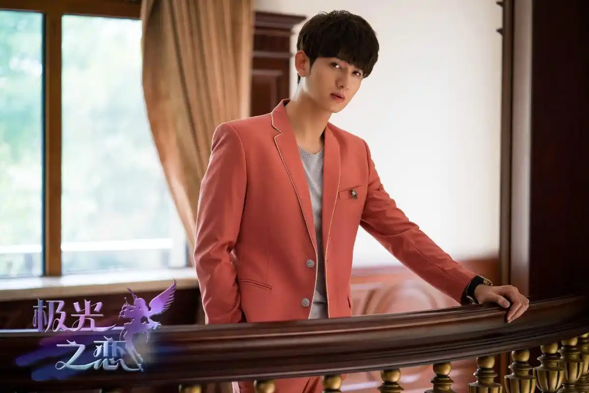 马可,关晓彤主演的极光之恋11月27日登陆播出!