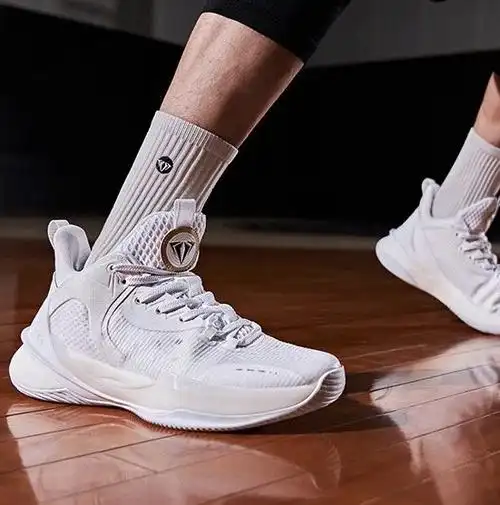 学生党看过来!组织诚心推荐200-300元平价实战篮球鞋!可闭眼入~_篮球