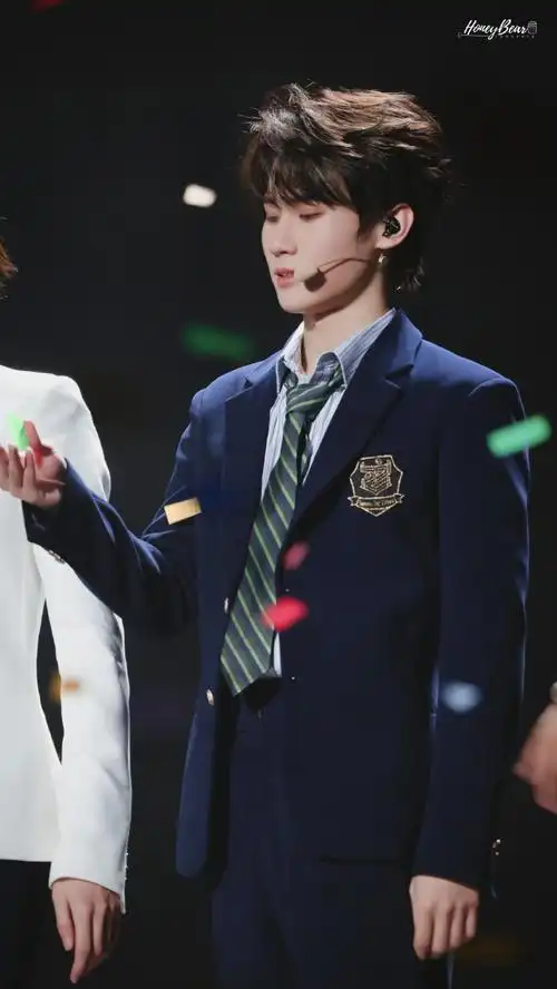 张真源奔跑吧##时代少年团cha了初雪