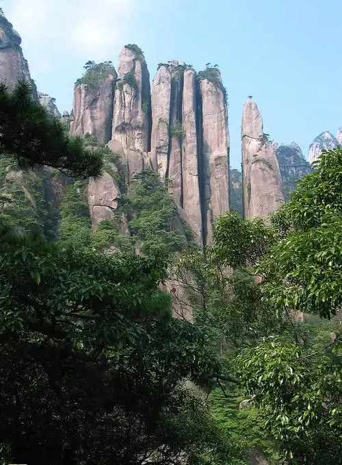江西上饶龟峰景区攻略 江西上饶龟峰景区,是一处风景秀丽,文化底蕴