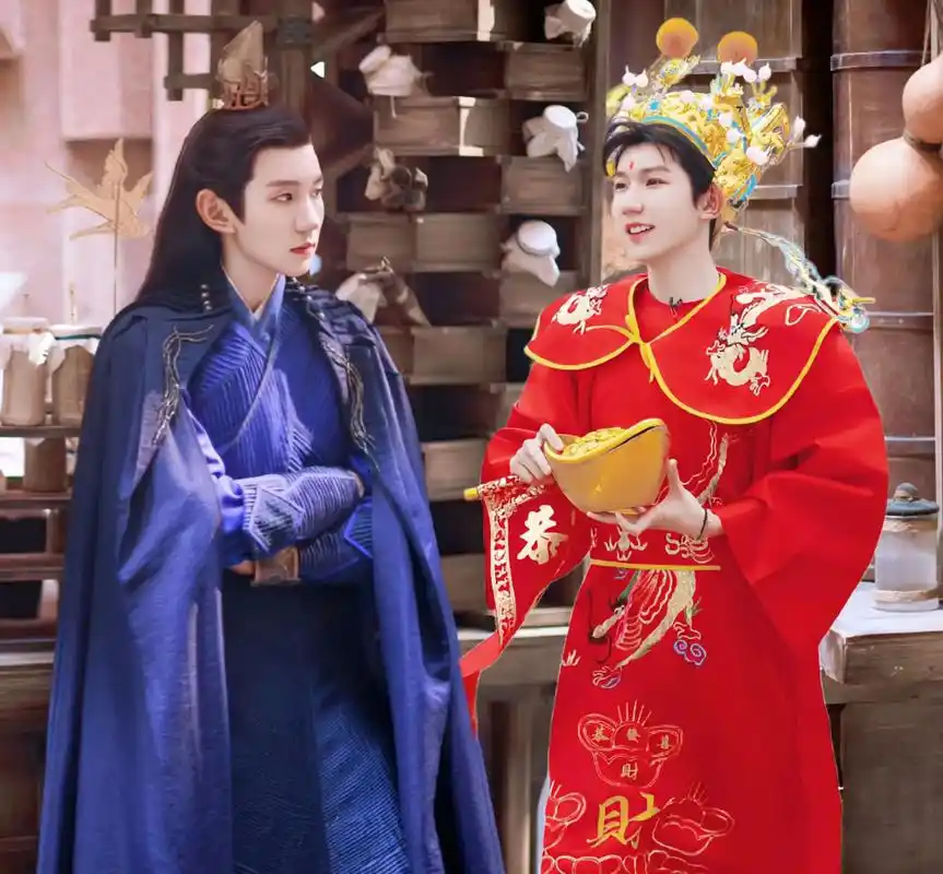 王源 #磕糖 #绝配 #高甜来袭 #水仙 路人甲:诶你听说了没