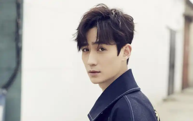 朱一龙帅气高清桌面壁纸图片