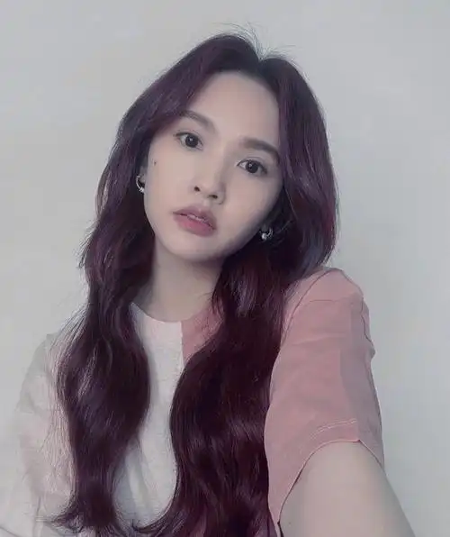 杨丞琳发布一组日常写真精致高颜值无惧怼脸拍