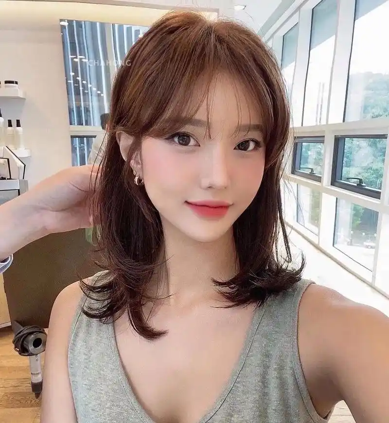 简约时尚的锁骨发,好打理显脸小