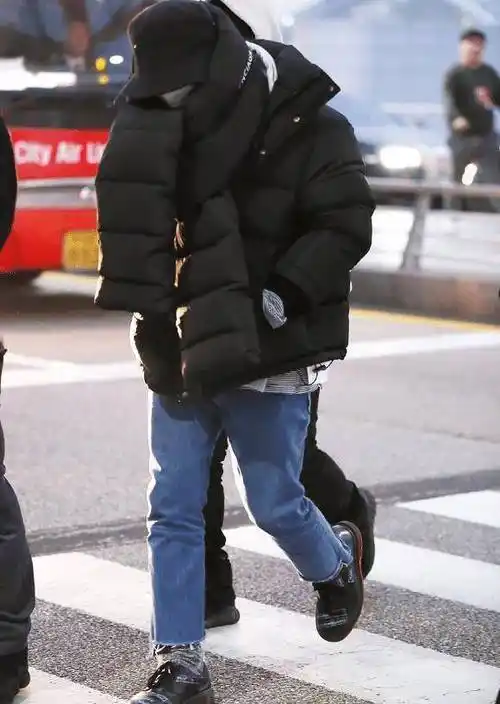 原创别再追捧匡威了权志龙穿姨妈耐克酷帅炸意外成00后最爱