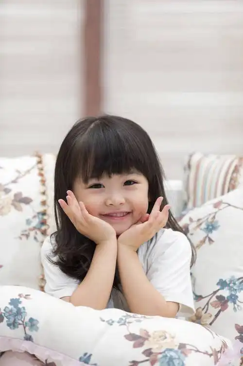 日光,中国,亚洲,仅一个人,撑,睡衣,图片,房屋,托腮,休闲装,黄种人