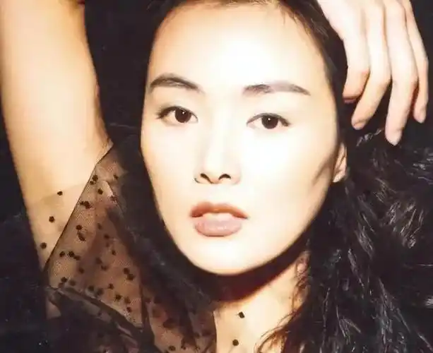 特别是姜宏波的姐姐,她当年也怀揣着成为演员的梦想.