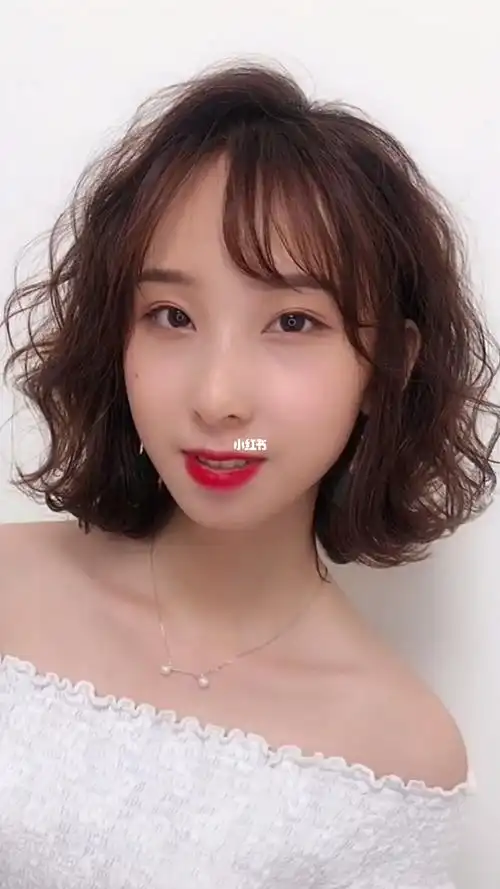 短发蛋蛋卷～法式烫蛋卷头 减龄显发量