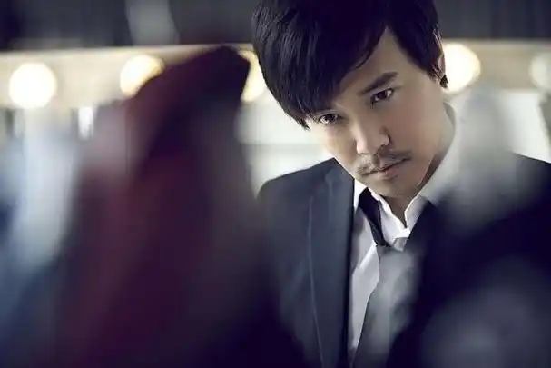 陈思诚个人简历及资料照片(演员陈思诚的人生如戏般魔幻)(2)