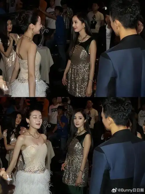 迪丽热巴杨幂微时代之恋时期同框图……|迪丽热巴|微时代|杨幂_新浪