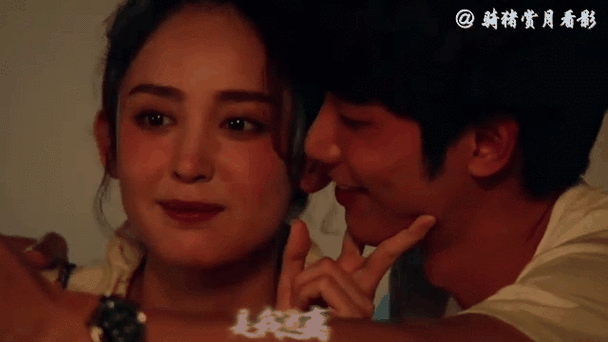 古力娜扎吻戏,突然被甜到了,真是让人羡慕呀!