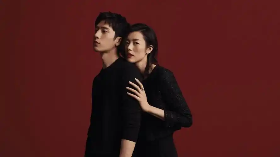 回顾超模刘雯广告和大片拍摄的男明星,超模搭档 你最喜欢哪个组合?