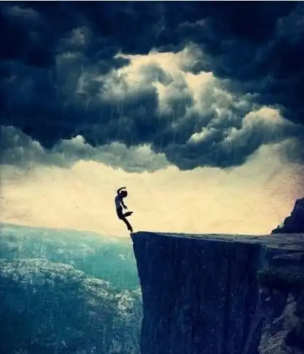 没有天生的强者,一个人只有站在悬崖边的时候才会真正坚强起来.