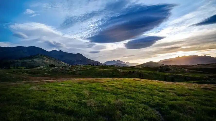 新西兰高清4k壁纸山草地云天空水平2736x1824分辨率查看