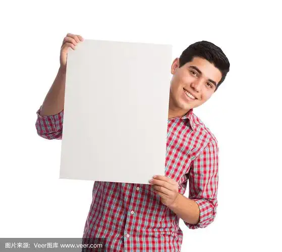 一个年轻人在头旁边举着牌子