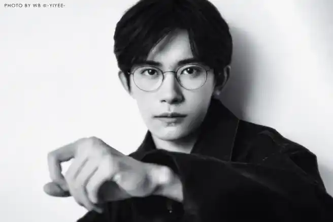 眼睛最漂亮～～永远无法抗拒眼镜玺04    #易烊千玺lindberg品牌