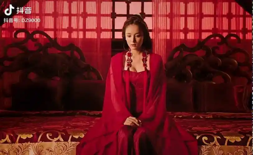 貂蝉终于找到靠山了古力娜扎古天乐电影真三国无双娜扎薄纱下水古天乐