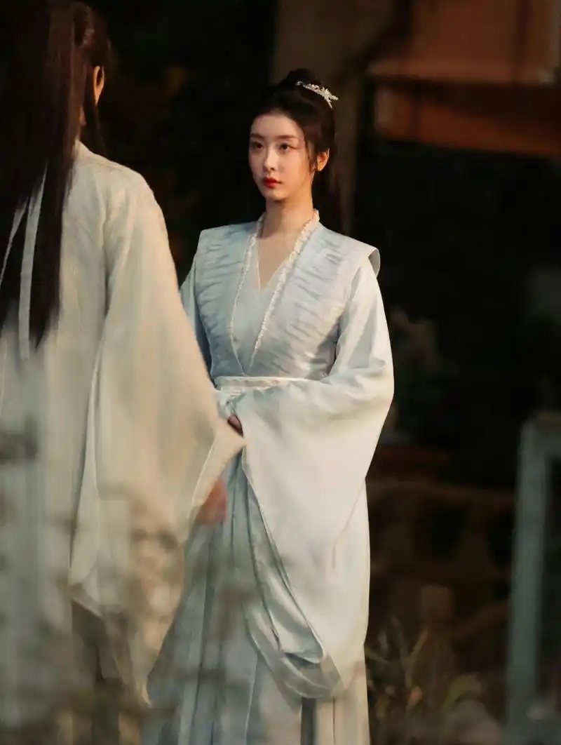 电视剧《凡人修仙传》的另一个女角色路透出现了,是由赵小棠饰演,造型