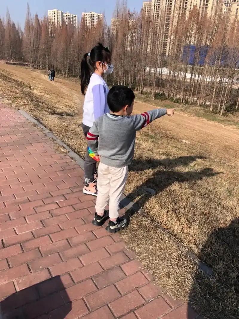 阳光沙滩照片不能代替记忆但可以记录记忆孩子妈妈愿你健康成长妈妈